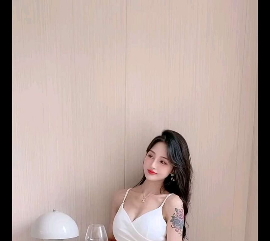 Mermaid Slit Plain Spaghetti Strap Gown V-Neck Evening