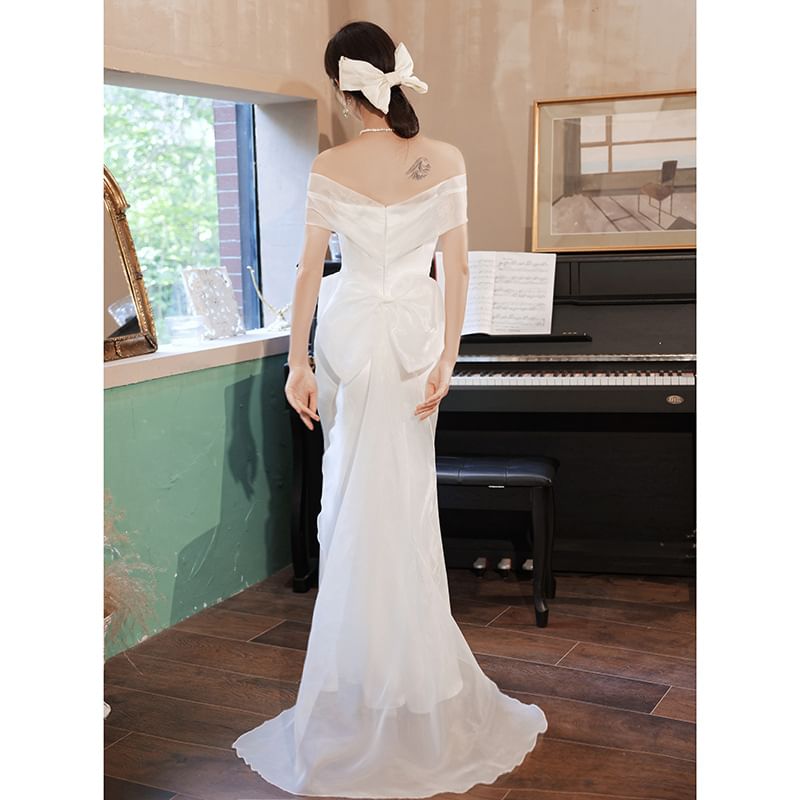 Off-Shoulder Plain Trained Bow Back Mermaid Wedding Gown