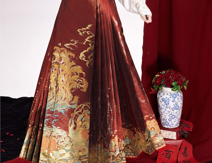 Traditional Chinese Long-Sleeve Top / Print Maxi A-Line Pleated Skirt / Necklace / Set