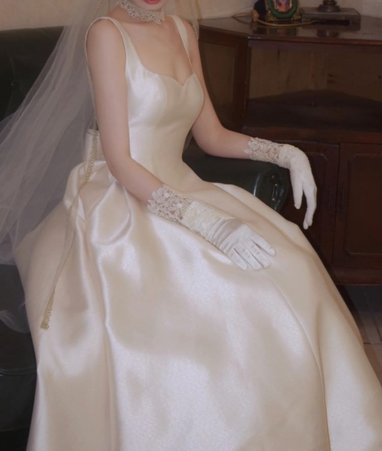 Sleeveless Plain Midi A-Line Wedding Dress