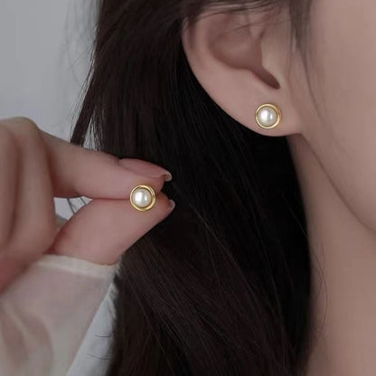 Faux Pearl Ear Stud