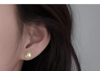 Faux Pearl Ear Stud