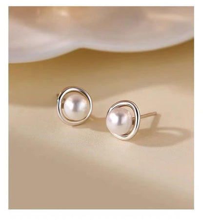 Faux Pearl Ear Stud