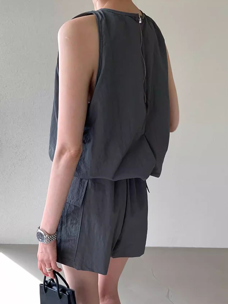 Set: Sleeveless Plain Zip Detail Top + High Waist Mini Cargo Skort