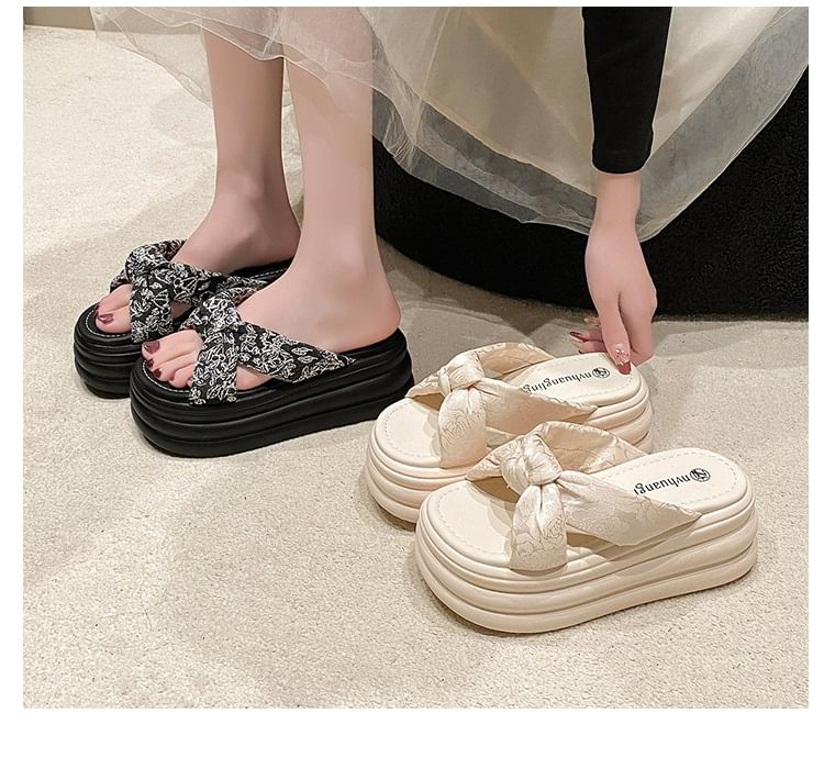 Platform Floral Patterned Slide Sandals