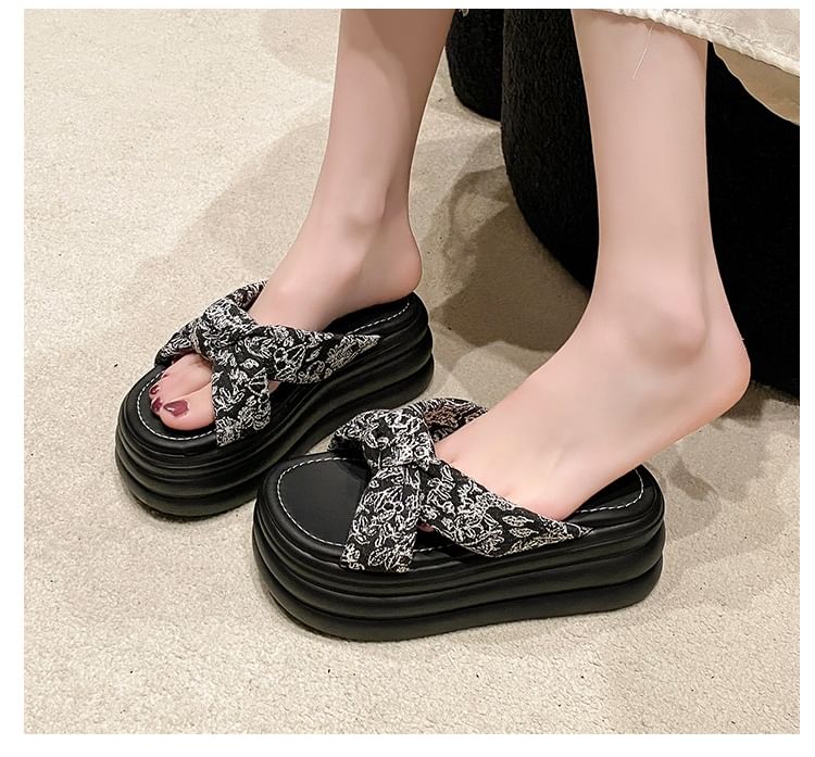 Platform Floral Patterned Slide Sandals