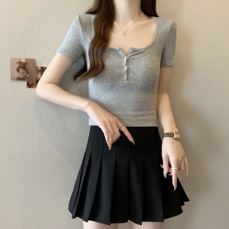 Short-Sleeve Henley Plain Tee