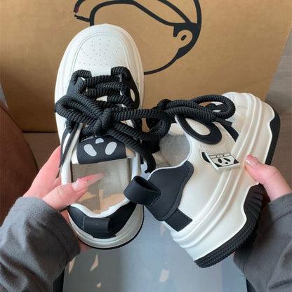 Plateau-Sneakers mit Kontrastbesatz