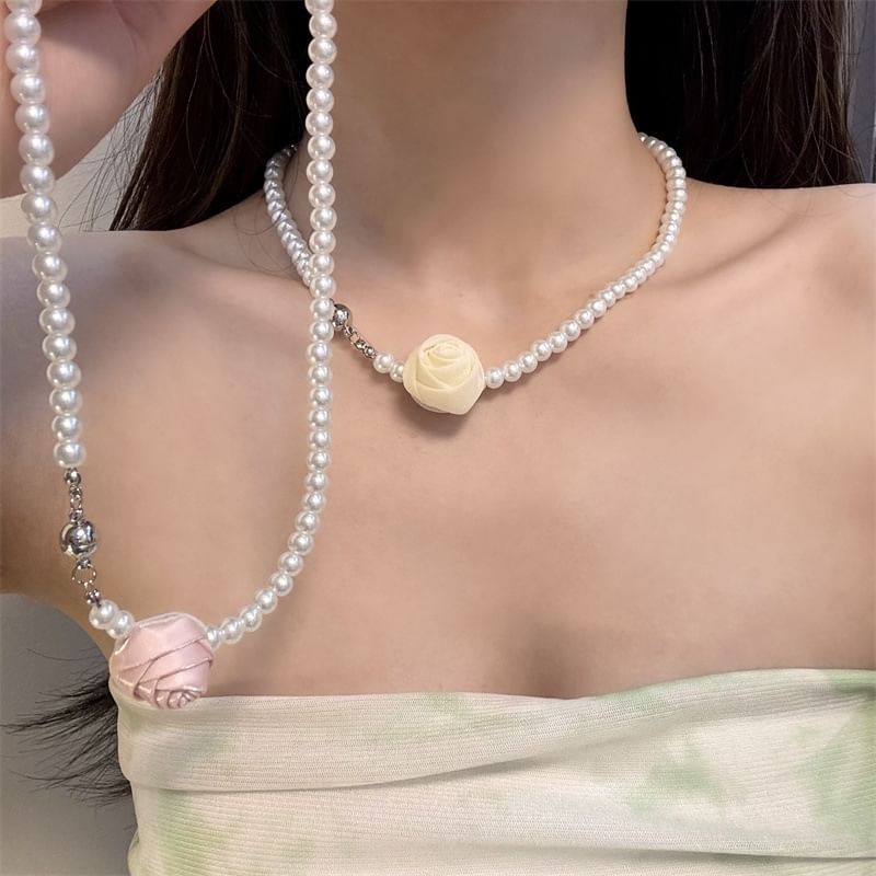 Floral Faux Pearl Necklace