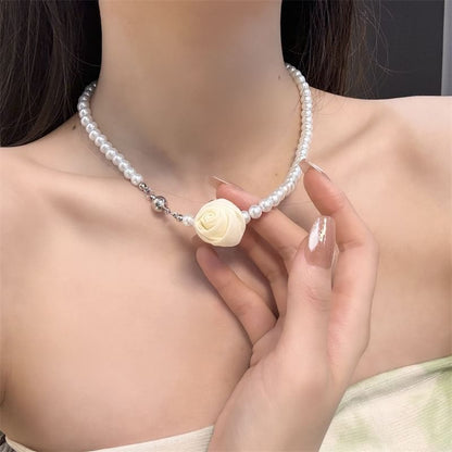Floral Faux Pearl Necklace