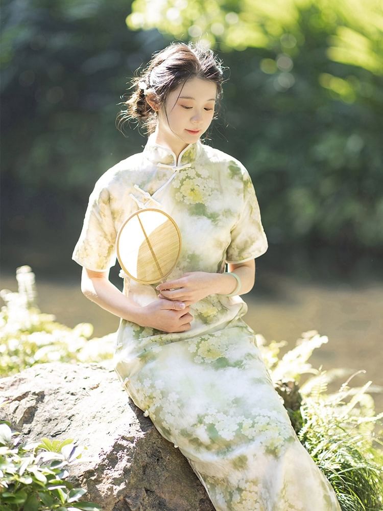 Short-Sleeve Floral Print Midi Qipao