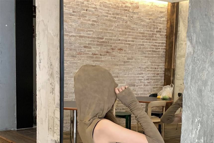 Sleeveless Round Neck Cutout Top / Mid Waist Faux Leather Mini Pencil Skirt