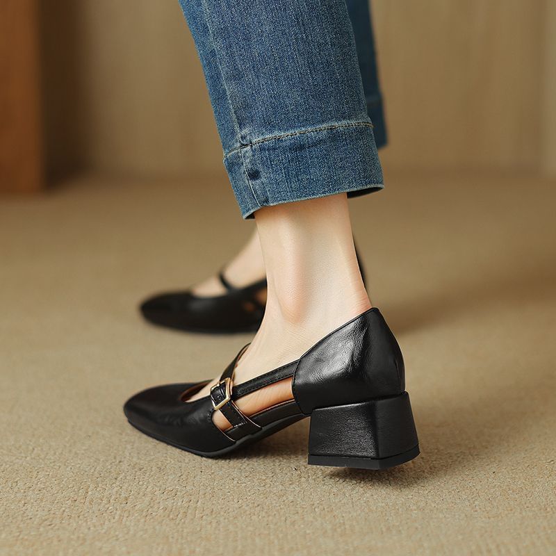 [42] Block Heel Pointy Sandals