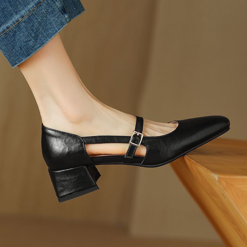 [42] Block Heel Pointy Sandals