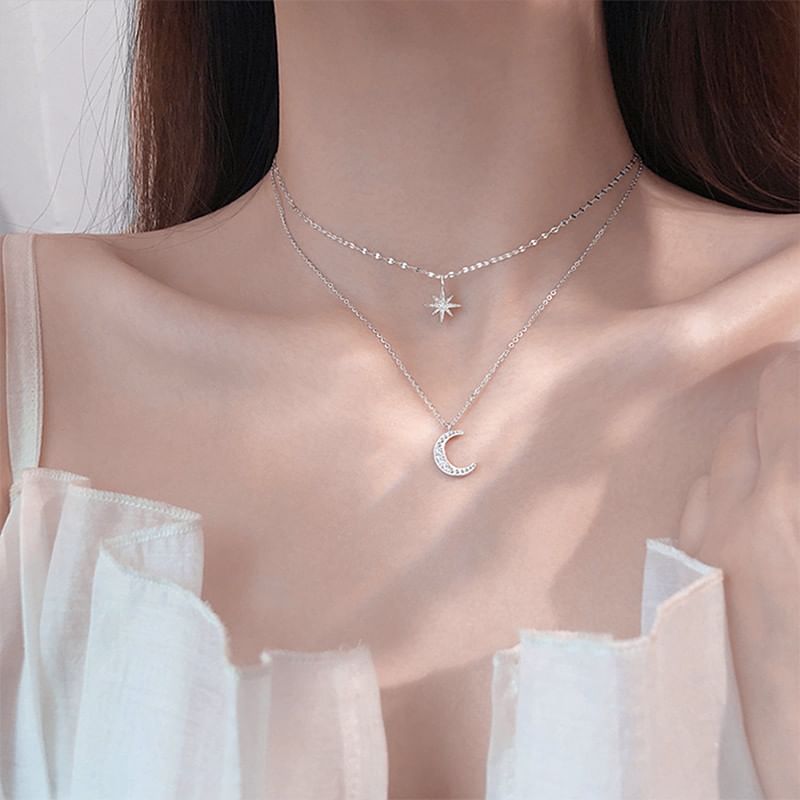 Collier ras du cou en alliage superposé avec pendentif lune et étoile