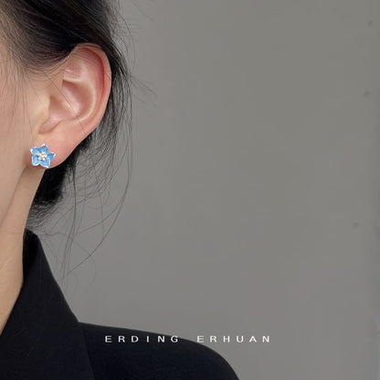 Ohrstecker aus Kunstharzlegierung mit Blumenmuster