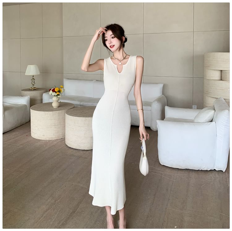 Sleeveless Notch Neck Plain Midi Sheath Dress