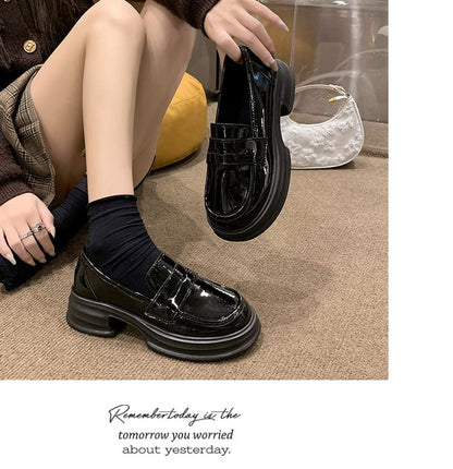 Loafer mit Plateausohle aus Kunstleder