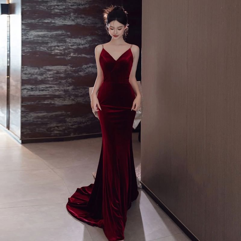 Evening Velvet Gown Bow Strap V-Neck Spaghetti Trumpet