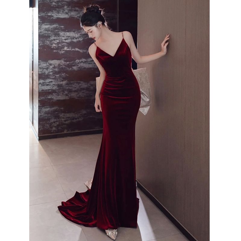 Evening Velvet Gown Bow Strap V-Neck Spaghetti Trumpet