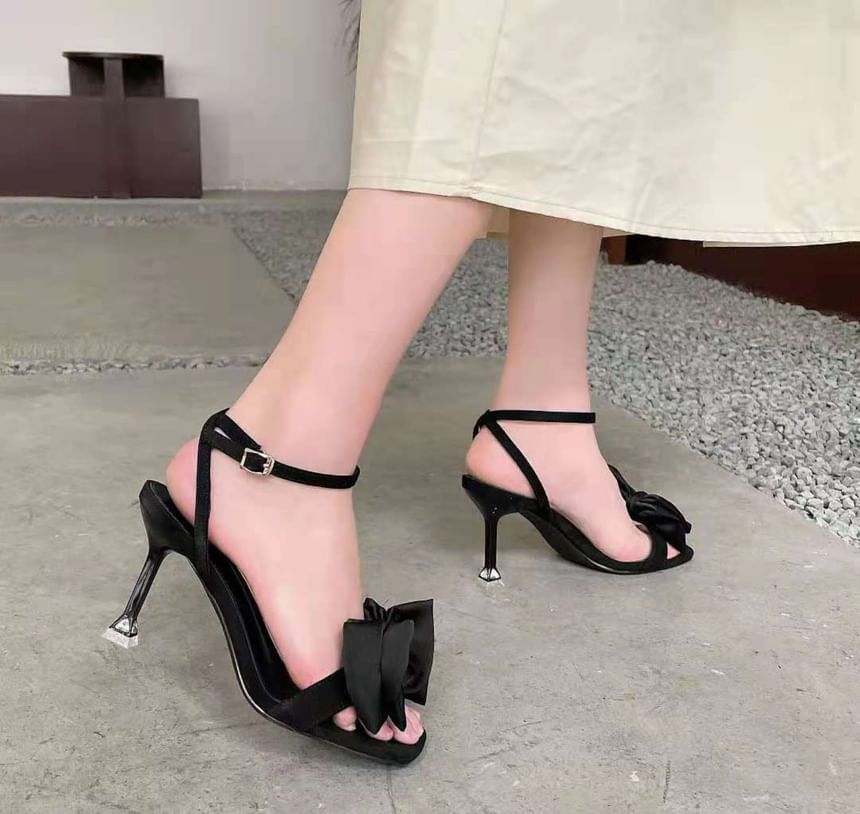 Accent Heel Bow High Sandals