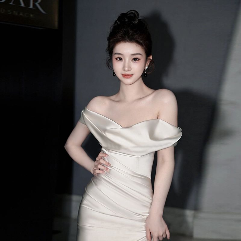 Shoulder Mermaid Plain Off Wedding Gown