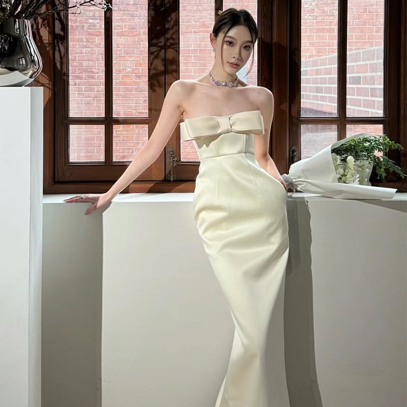 Mermaid Wedding Bow Plain gown Strapless