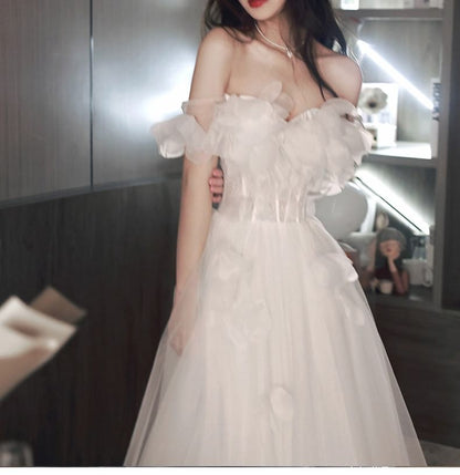 Short-Sleeve Off Shoulder Plain Petal Mesh A-Line Wedding Gown