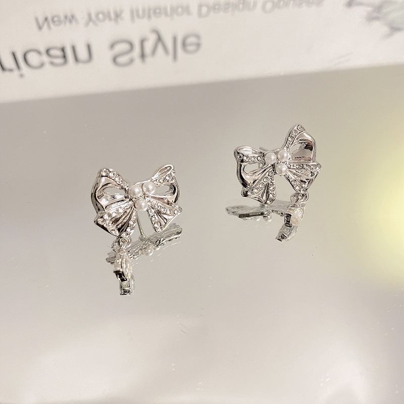 Boucles d'oreilles pendantes en alliage avec fausses perles et nœud