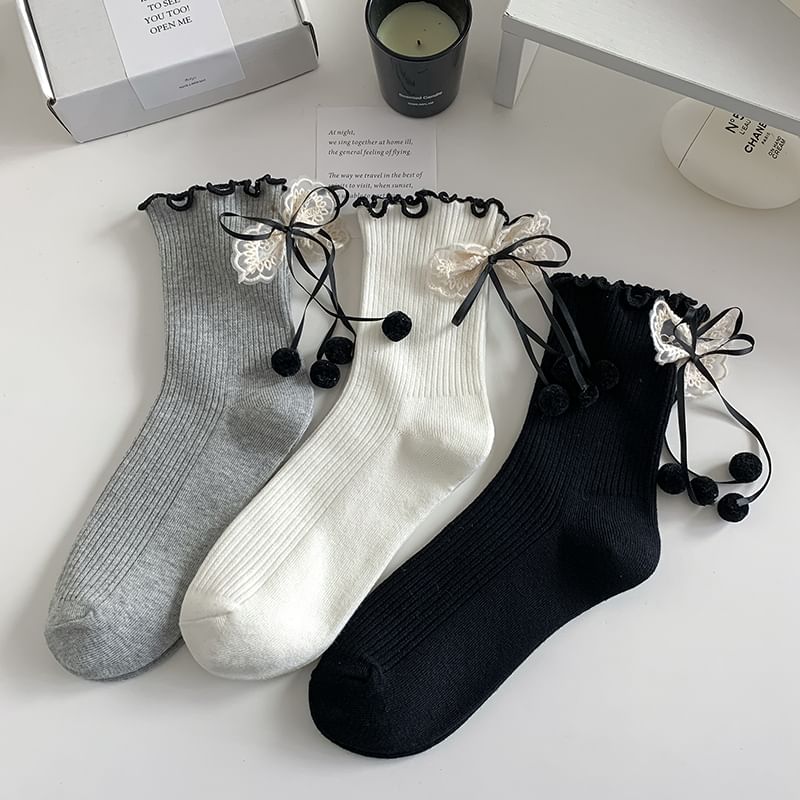 Ruffle Trim Bow Socks