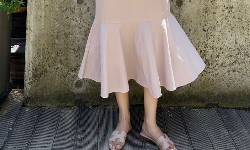 Short-Sleeve V-Neck Plain Midi A-Line Dress