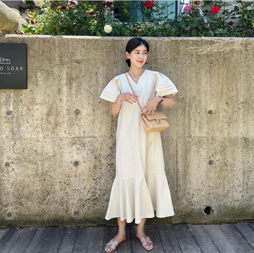 Short-Sleeve V-Neck Plain Midi A-Line Dress