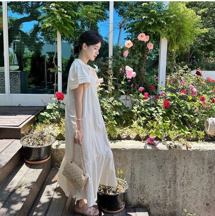 Short-Sleeve V-Neck Plain Midi A-Line Dress