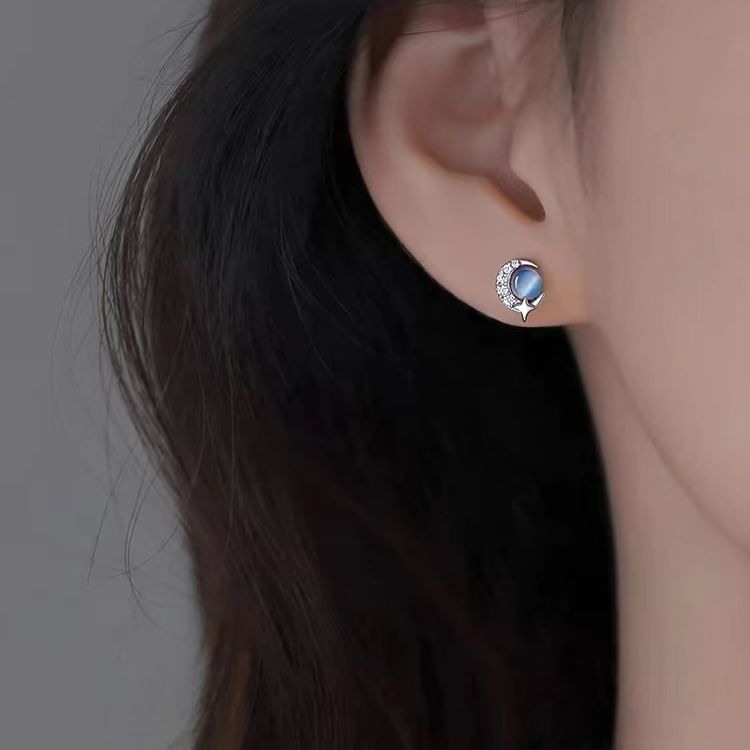 Moon Studded Earring