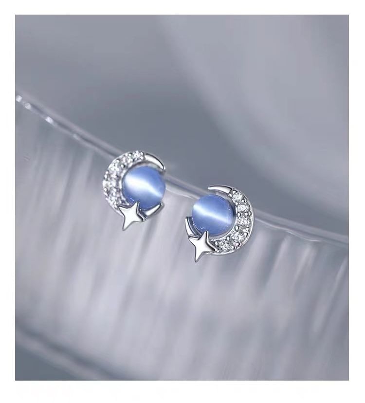 Moon Studded Earring