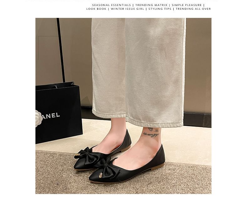 Bow Pointy Flats