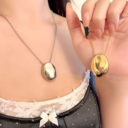 Metal Pendant Necklace