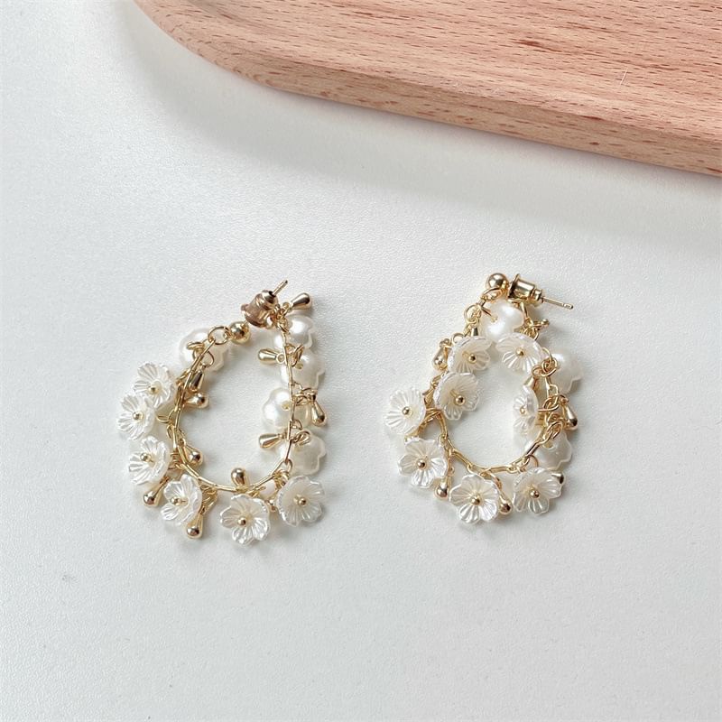 Floral Faux Pearl Fringed Hoop Earring