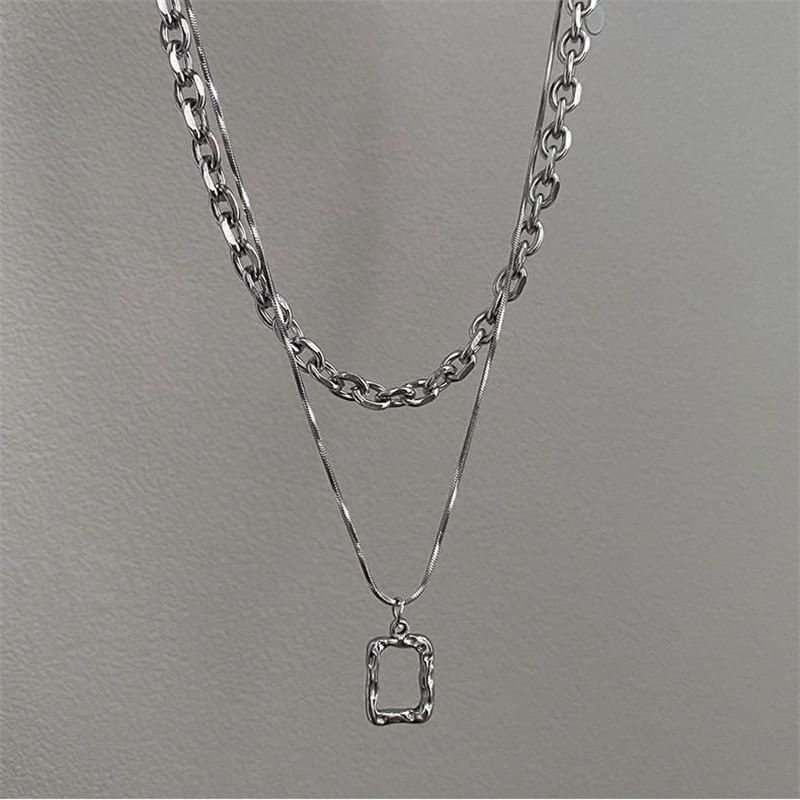 Rectangle Pendant Layered Alloy Choker