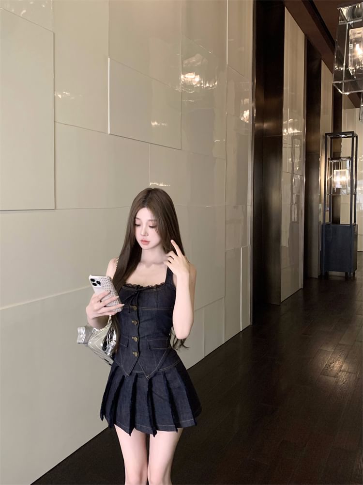 Lace Trim Button-Up Denim Halter Top / Mid Low Rise Pleated Mini A-Line Skirt