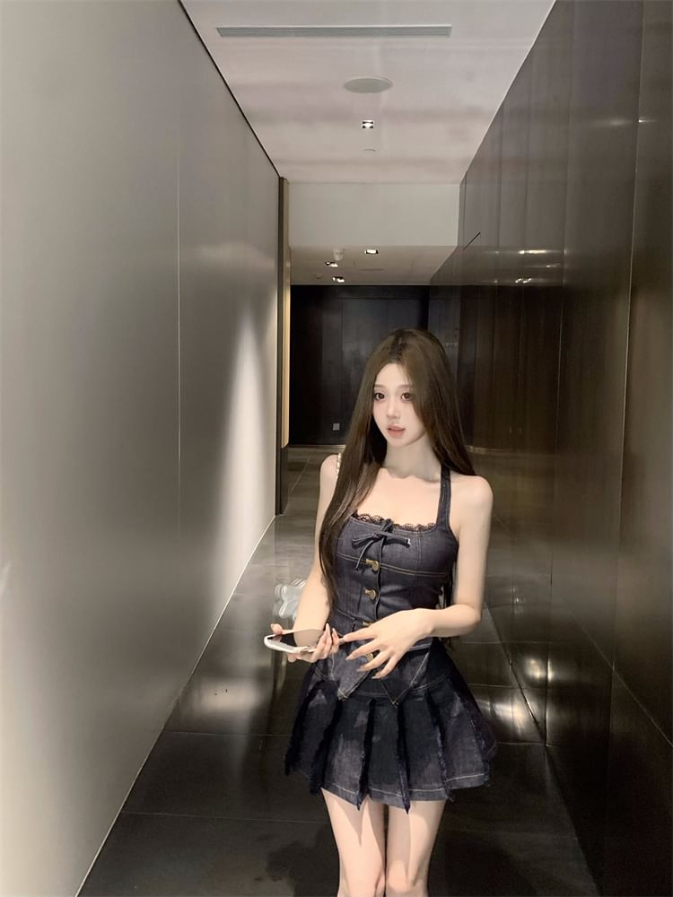 Lace Trim Button-Up Denim Halter Top / Mid Low Rise Pleated Mini A-Line Skirt