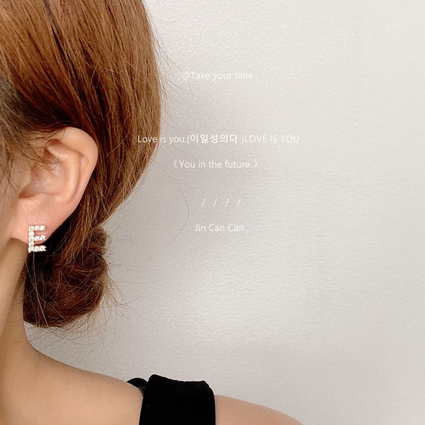 Rhinestone Lettering Ear Stud