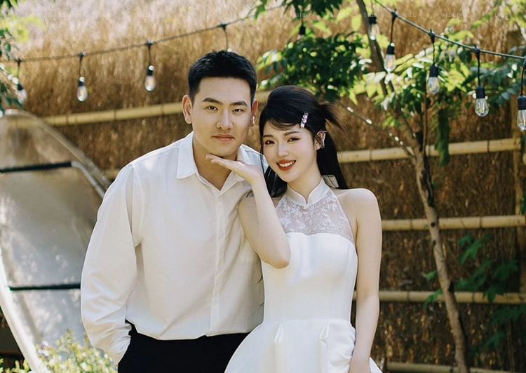 A-Line Lace Gown Sleeveless Wedding