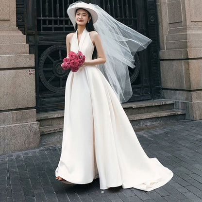 Sleeveless V-Neck Plain A-Line Wedding Gown