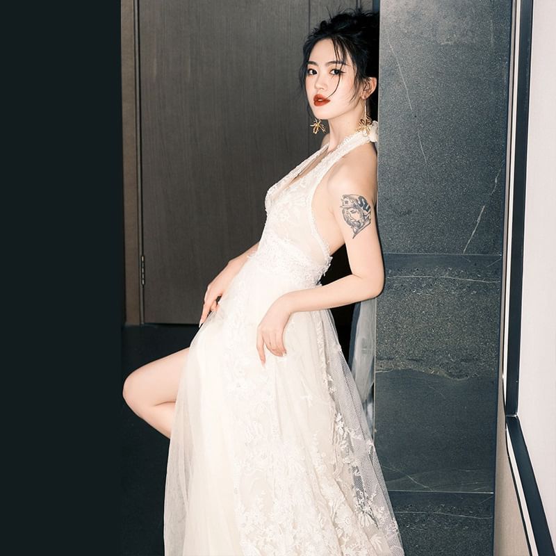 Wedding A-Line Sleeveless Lace Gown