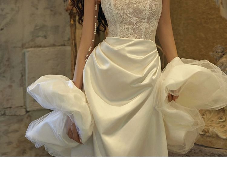 A-Line Trained Halter Neck Gown Evening Lace