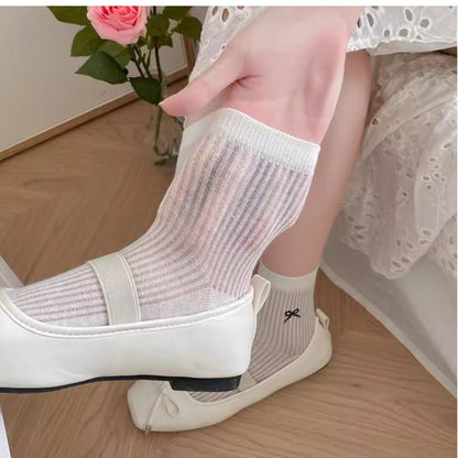 Bow Embroidered Ribbed Short Socks