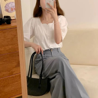 Kurzärmlige Bluse mit eckigem Ausschnitt und Unifarben