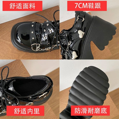 Herzkettenakzent, klobiger Absatz, Spitze