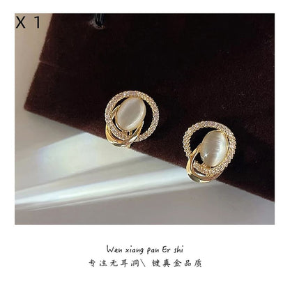Rhinestone Alloy Ear Cuff